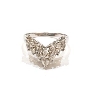 K18WG メレダイヤ付き Vカット デザインリング